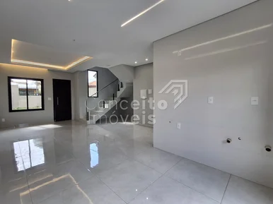 Sobrado Com Amplo Terreno - Contorno