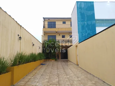 <strong>Apartamento Semimobiliado com 6 Quartos - Uvaranas</strong>