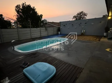 Residência Com Piscina - Avenida Ana Rita