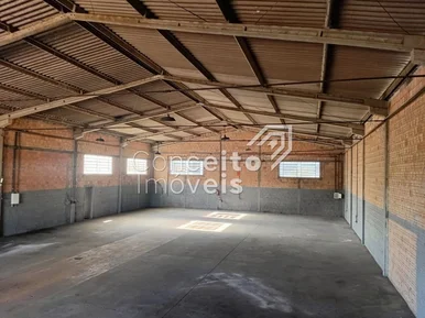 <strong>Barracão com 375 m² - Contorno</strong>