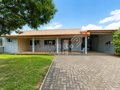 <strong>Residência com Amplo Terreno - Oficinas</strong>