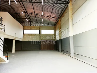 <strong>Barracão Comercial com 323m² - Uvaranas</strong>