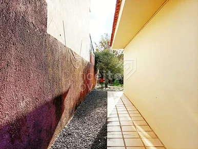 Residência Mobiliada E Com Amplo Terreno - Jardim Carvalho