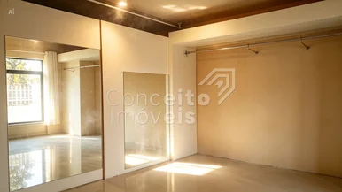 Residência Semimobiliada Com Amplo Terreno - Piriquitos