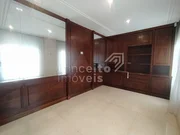 <strong>Residência Semimobiliada com Piscina - Jardim Carvalho</strong>