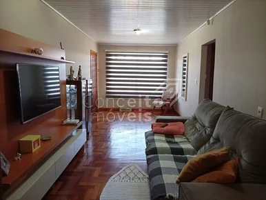 Residência De Esquina Com Amplo Terreno - Uvaranas