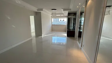 Apartamento à Venda  3 Quartos, 1 Suite, 2 Vagas, 210.24m², Centro