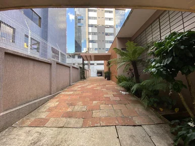 Espaçosa Casa Comercial Para Locação - Centro De Ponta Grossa - Pr