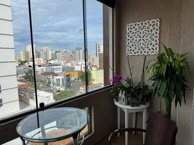 Apartamento à Venda 3 Quartos, 1 Suite, 2 Vagas, 164m², Centro