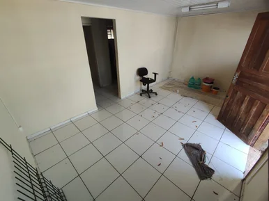 Comercial à Venda E Locação 200m², Uvaranas, Ponta Grossa - Pr