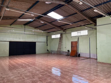 Comercial à Venda E Locação 200m², Uvaranas, Ponta Grossa - Pr