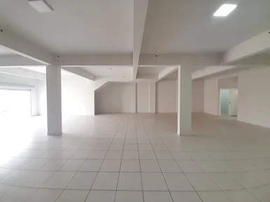 Excelente Imóvel Comercial Para Locação, Aprox. 190m², 2 Wc, Uvaranas, Ponta Gro