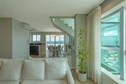 <strong>Vista de Tirar o Fôlego: Cobertura Duplex no Oásis Palace</strong>