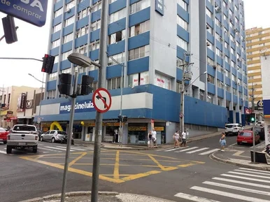 <strong>Sala Comercial para venda e locação, Ed. Executive Center, 6</strong>