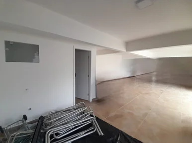Excelente Sala Comercial Para Locação, Fundos, 75 M², 1 Banheiro, Santa Paula, B