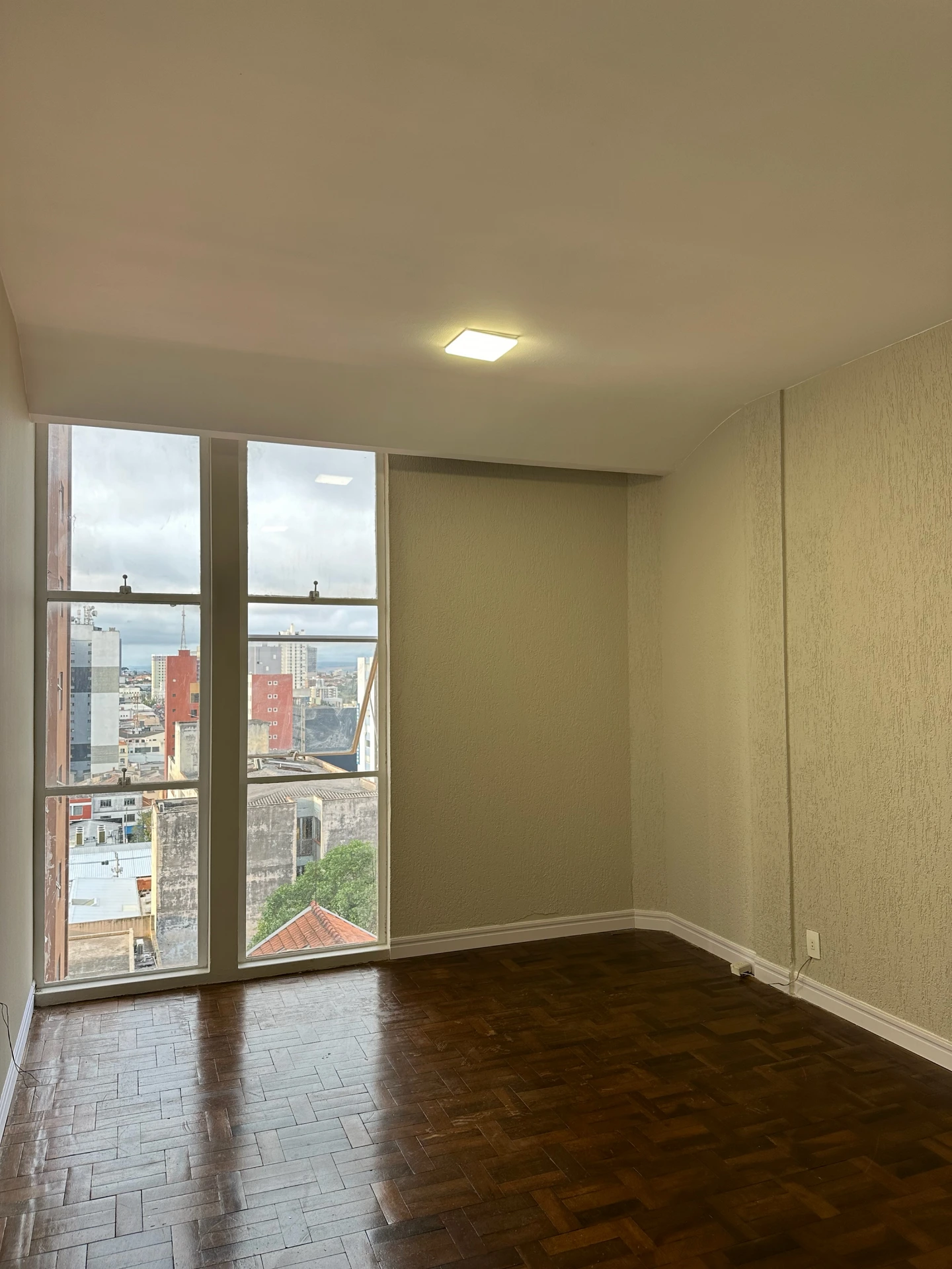 Sala Ou Escritório Comercial Com Banheiro Privativo Para Locação, Rua Quinze De 