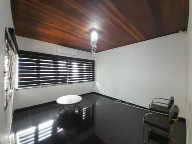 ótima Sala Comercial Para Locação, área Saúde, 18 M², Centro, Ponta Grossa, Pr