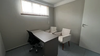 Sala Comercial Em Frente Ao Colégio Marista