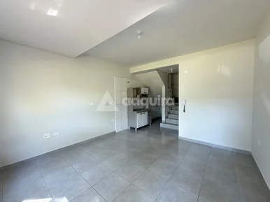 Sobrado Em Uvaranas A 250 Metros Da Uepg