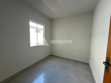 Sobrado Em Uvaranas A 250 Metros Da Uepg
