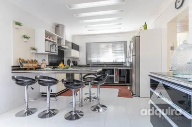Casa Com Piscina à Venda Contendo 4 Quartos Na Vila Estrela