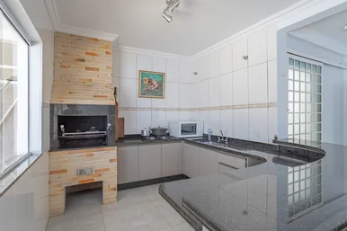Casa Para Venda 3 Quartos, 1 Suite, 2 Vagas De Garagem, Colônia Dona Luíza