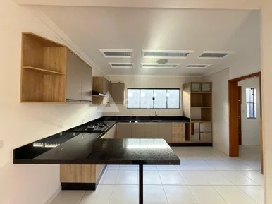 Sobrado Residencial Amplo E Bem Localizado No Orfãs