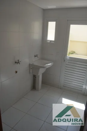 Casa à Venda 3 Quartos, 3 Suites, 2 Vagas, 200m², Jardim América, Ponta Grossa -