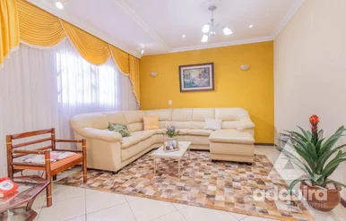 Casa à Venda 3 Quartos, 1 Suite, 2 Vagas, 481.27m², Uvaranas
