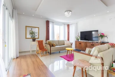 Casa à Venda 3 Quartos, 2 Suites, 5 Vagas, 525m², Uvaranas
