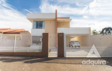 <strong>Casa à venda 3 Quartos, 2 Suites, 5 Vagas, 525M², Uvaranas, </strong>
