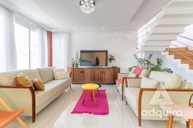 Casa à Venda 3 Quartos, 2 Suites, 5 Vagas, 525m², Uvaranas