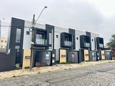 <strong>Casa à venda 3 Quartos, 3 Suites, 2 Vagas, 124.85M², Jardim </strong>