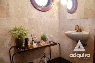 Casa à Venda 4 Quartos, 4 Suites, 5 Vagas, 858m², Centro
