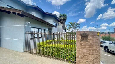 Casa à Venda 4 Quartos, 2 Suites, 3 Vagas, 300m², Orfãs