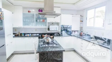 Casa à Venda 3 Quartos, 3 Suites, 2 Vagas, 701m², Estrela