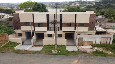 Sobrado Para Venda, Com 2 Suítes, 63,25m² De área útil E 72,16m² De área Total, 