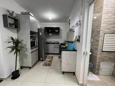 Lindo Sobrado (3 Quartos Sendo 1 Suíte, 2 Vagas) - 97.13m² A Venda à Venda