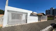 <strong>Sobrado à venda, contendo 3 quartos (sendo 1 suíte), no bair</strong>