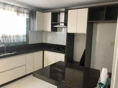 Sobrado Semimobiliado à Venda Em Oficinas, Com 3 Quartos, Sendo 1 Suíte Ponta Gr