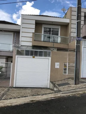 <strong>Sobrado semimobiliado à venda em Oficinas, com 3 quartos, se</strong>
