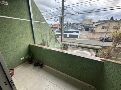 Casa Contendo 3 Quartos à Venda Em Oficinas