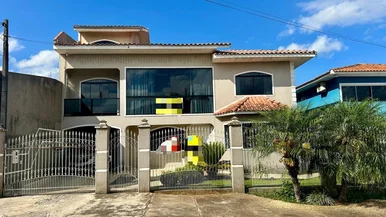 <strong>Sobrado à venda, com 3 quartos (sendo 1 suíte), 3 banheiros </strong>