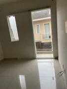 <strong>Sobrado à venda contendo 2 quartos, 1 banheiro, 1 lavabo, Co</strong>