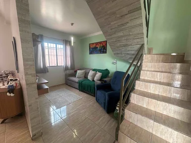 Sobrado à Venda Com 4 Quartos No Jardim Carvalho