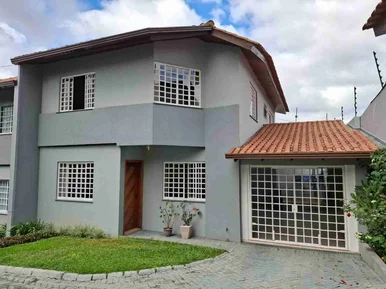 <strong>Sobrado à venda, vila fechada, 3 quartos sendo 1 suíte -  Es</strong>