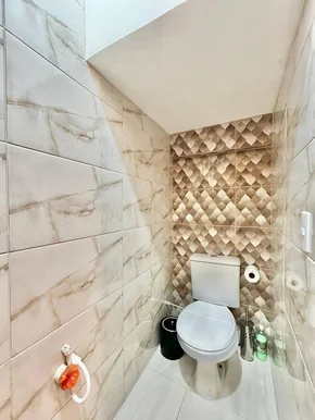 Sobrado De Esquina à Venda No Jardim Veneza, Com 02 Quartos E 02 Banheiros. Cará