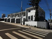 <strong>SOBRADOS DE ALTO PADRÃO À VENDA ? RESIDENCIAL SÃO JOSÉ - 3 q</strong>