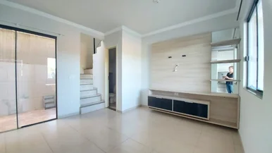 Sobrado Semimobiliado à Venda No Bairro Neves ? Ponta Grossa/pr