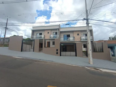 <strong>Sobrado à venda com 3 suítes no Jardim Carvalho, Ponta Gross</strong>